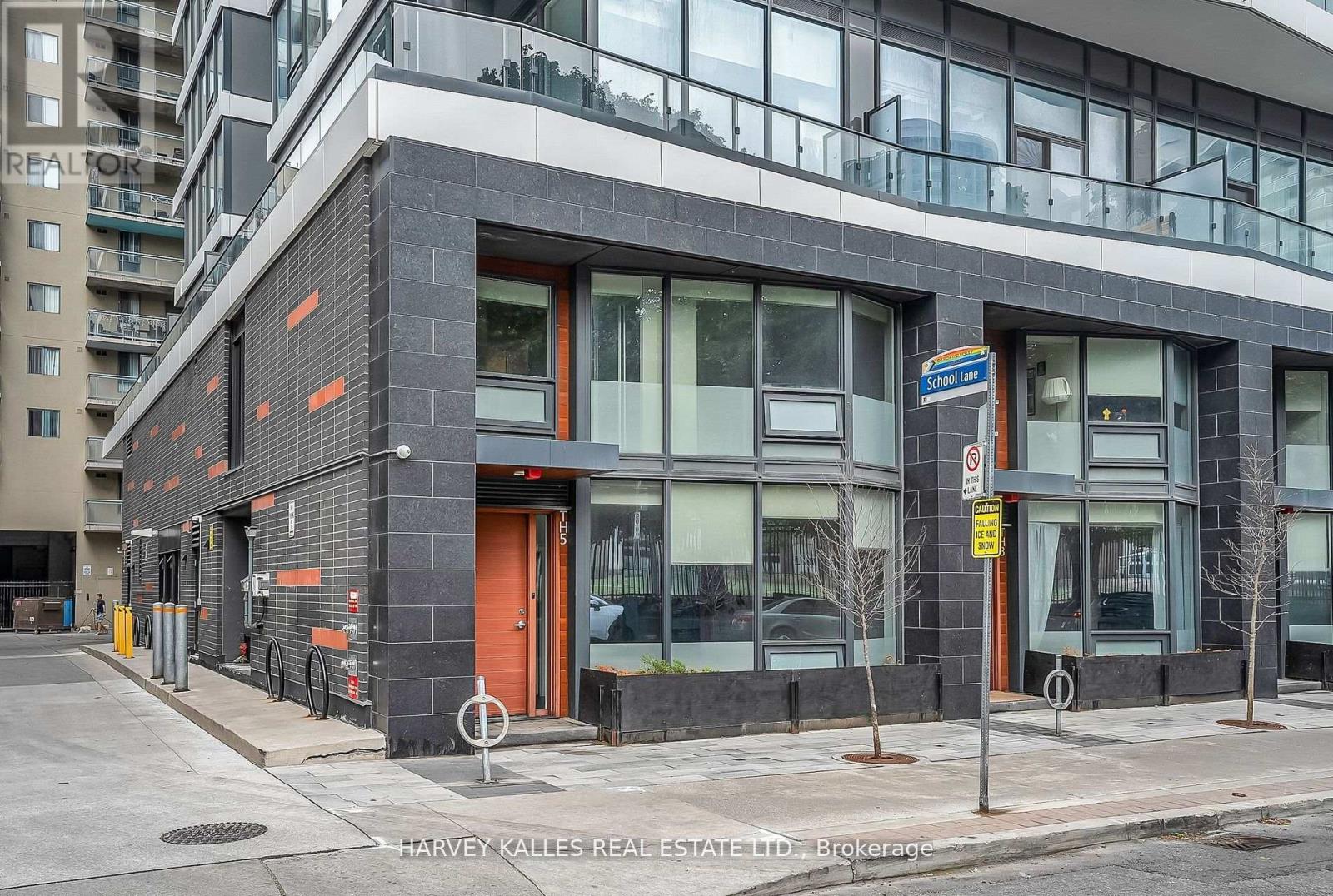 #TH5 85 WOOD STREET - 1