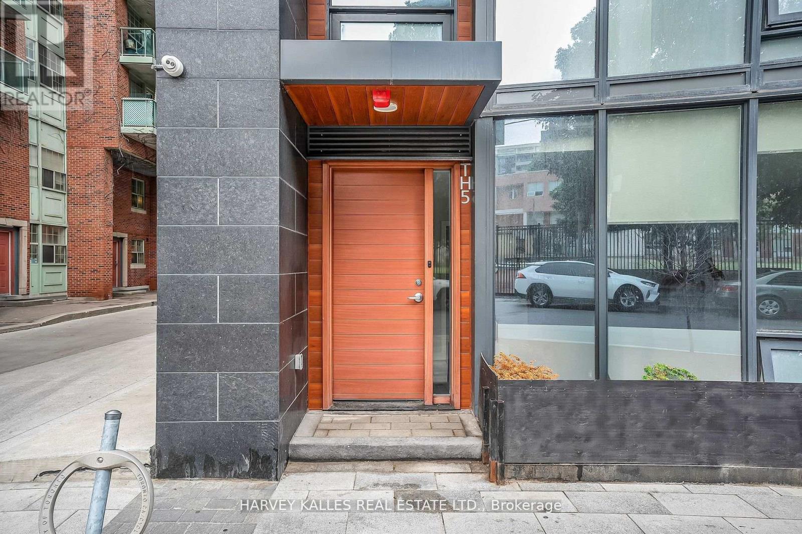 #TH5 85 WOOD STREET - 4