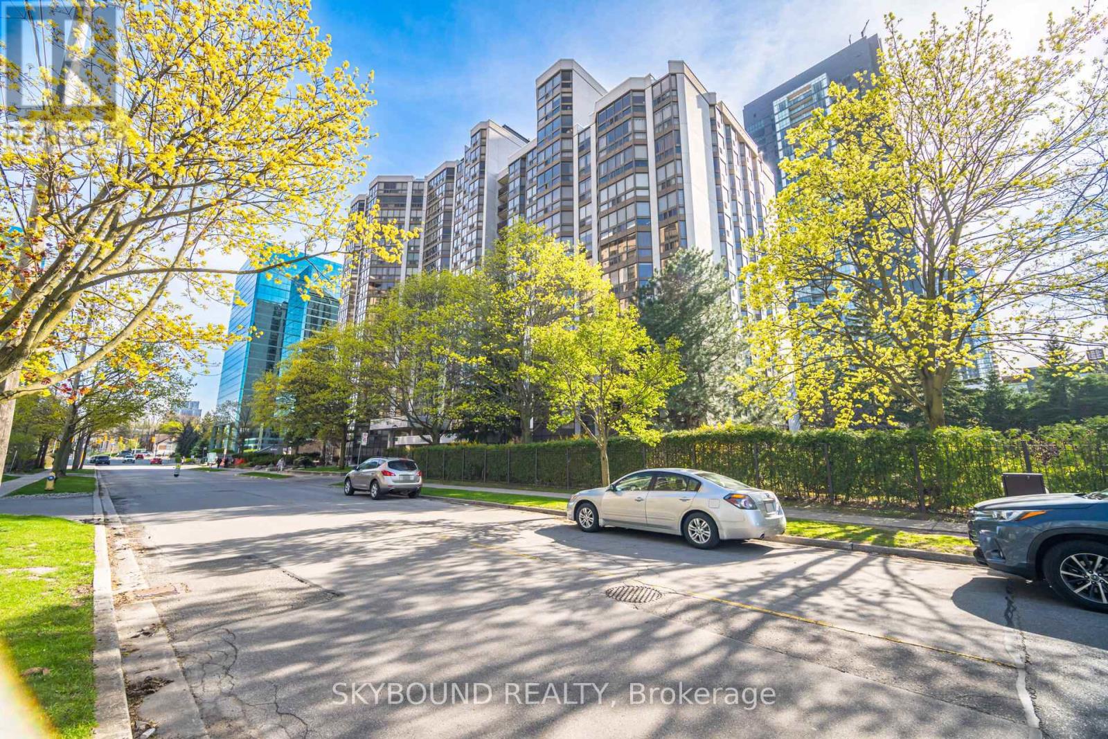 #511 10 KENNETH AVENUE - 1