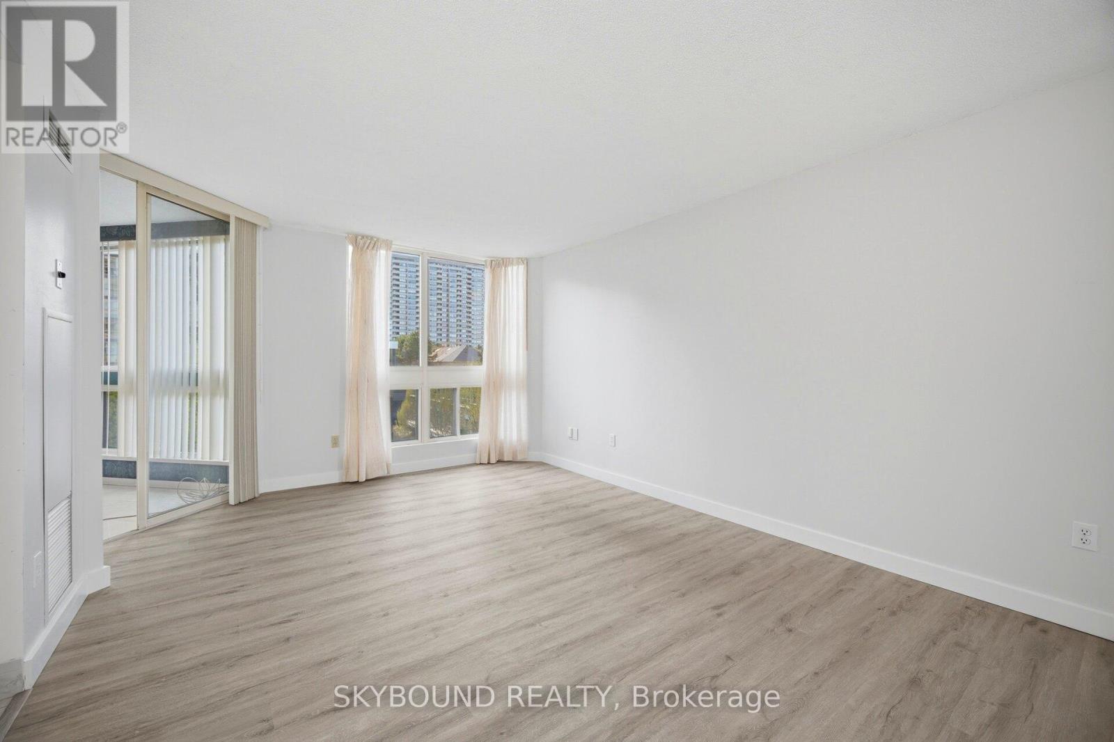 #511 10 KENNETH AVENUE - 16
