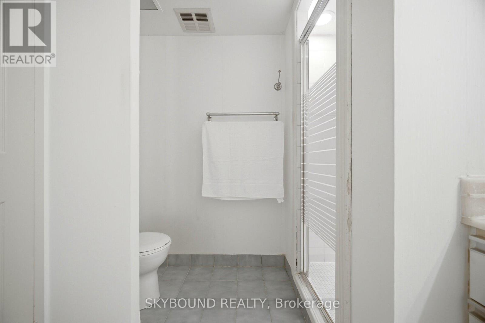 #511 10 KENNETH AVENUE - 27