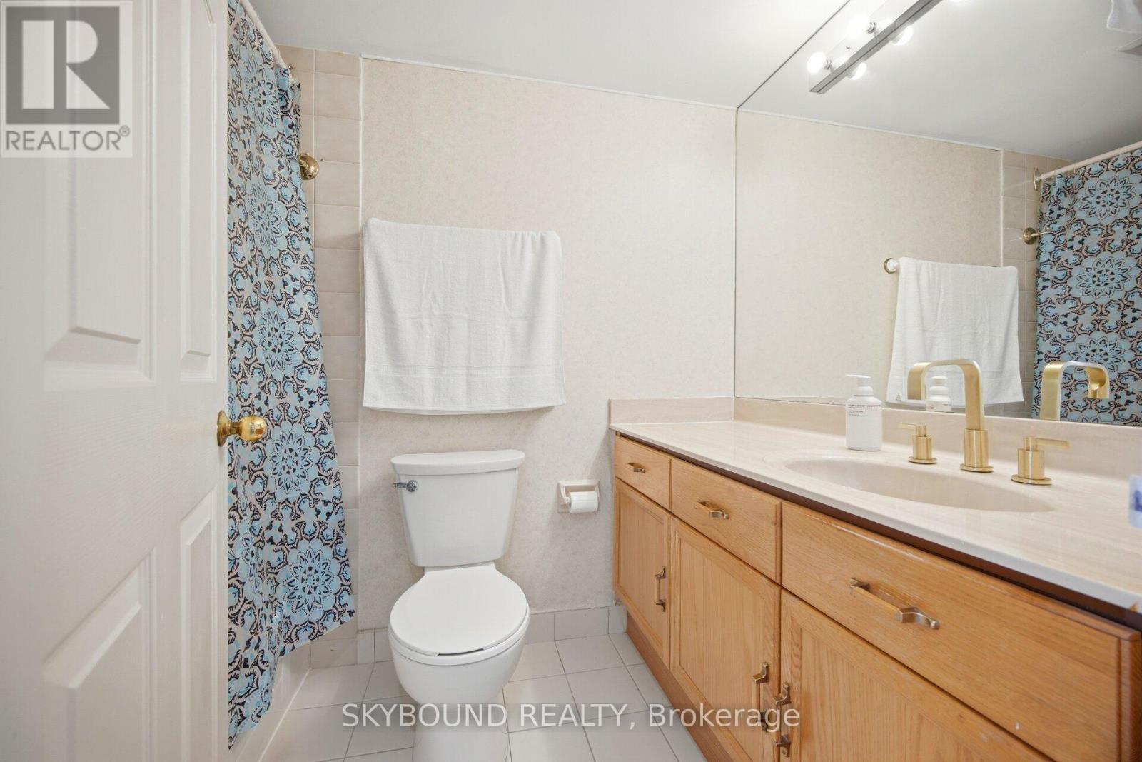 #511 10 KENNETH AVENUE - 32