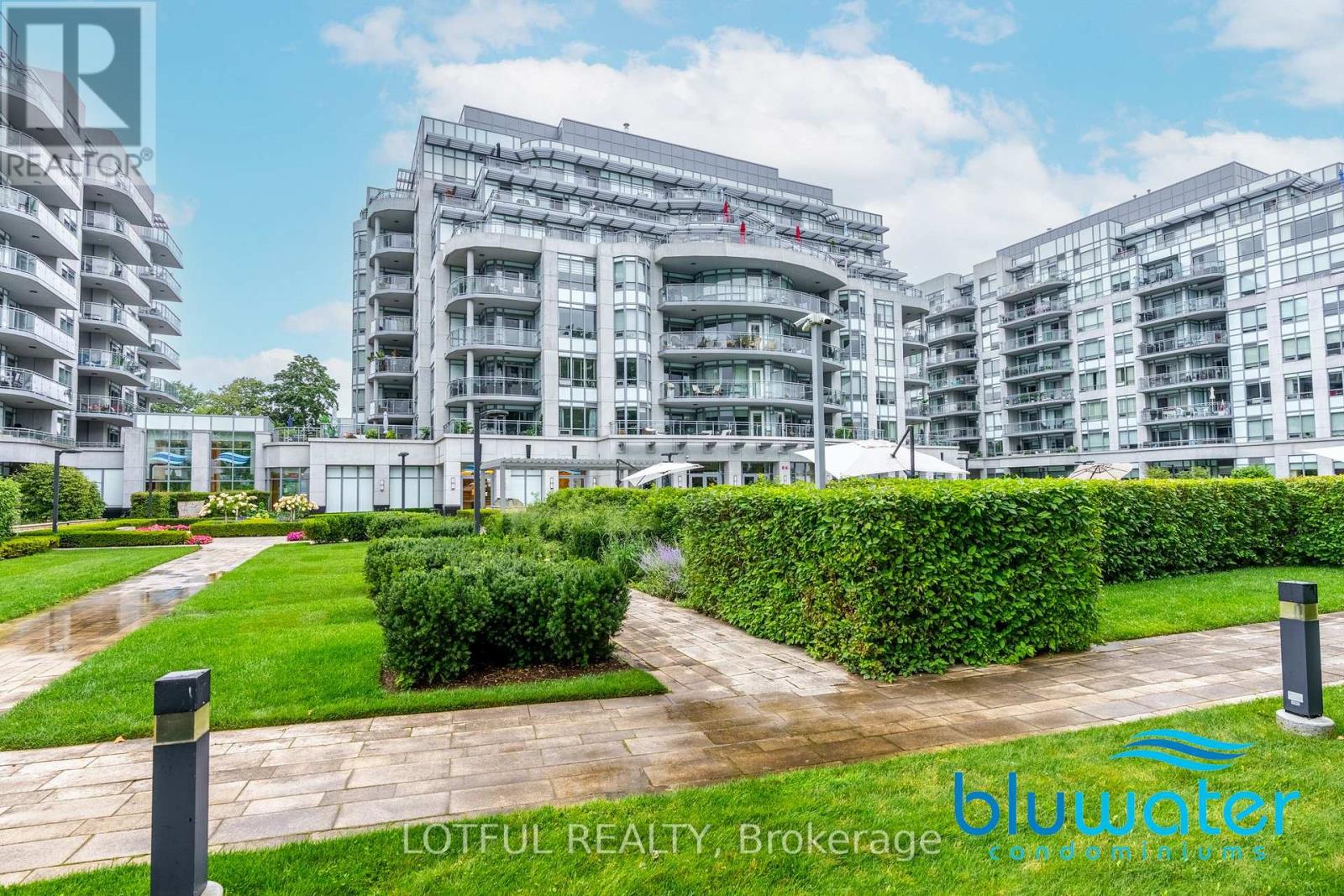 #711 3500 LAKESHORE ROAD W - 24