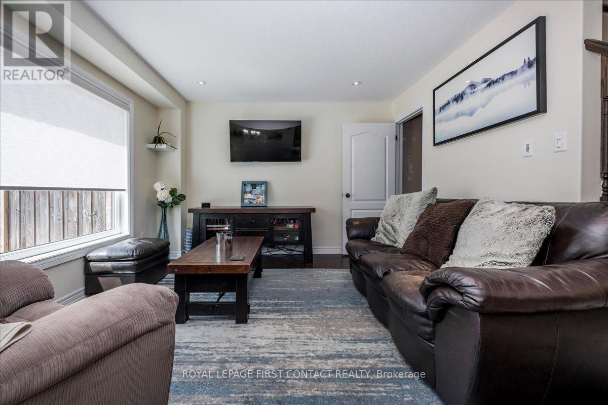 182 BANTING CRESCENT - 11