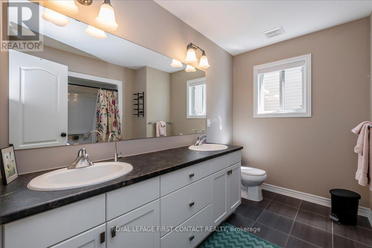 182 BANTING CRESCENT - 15