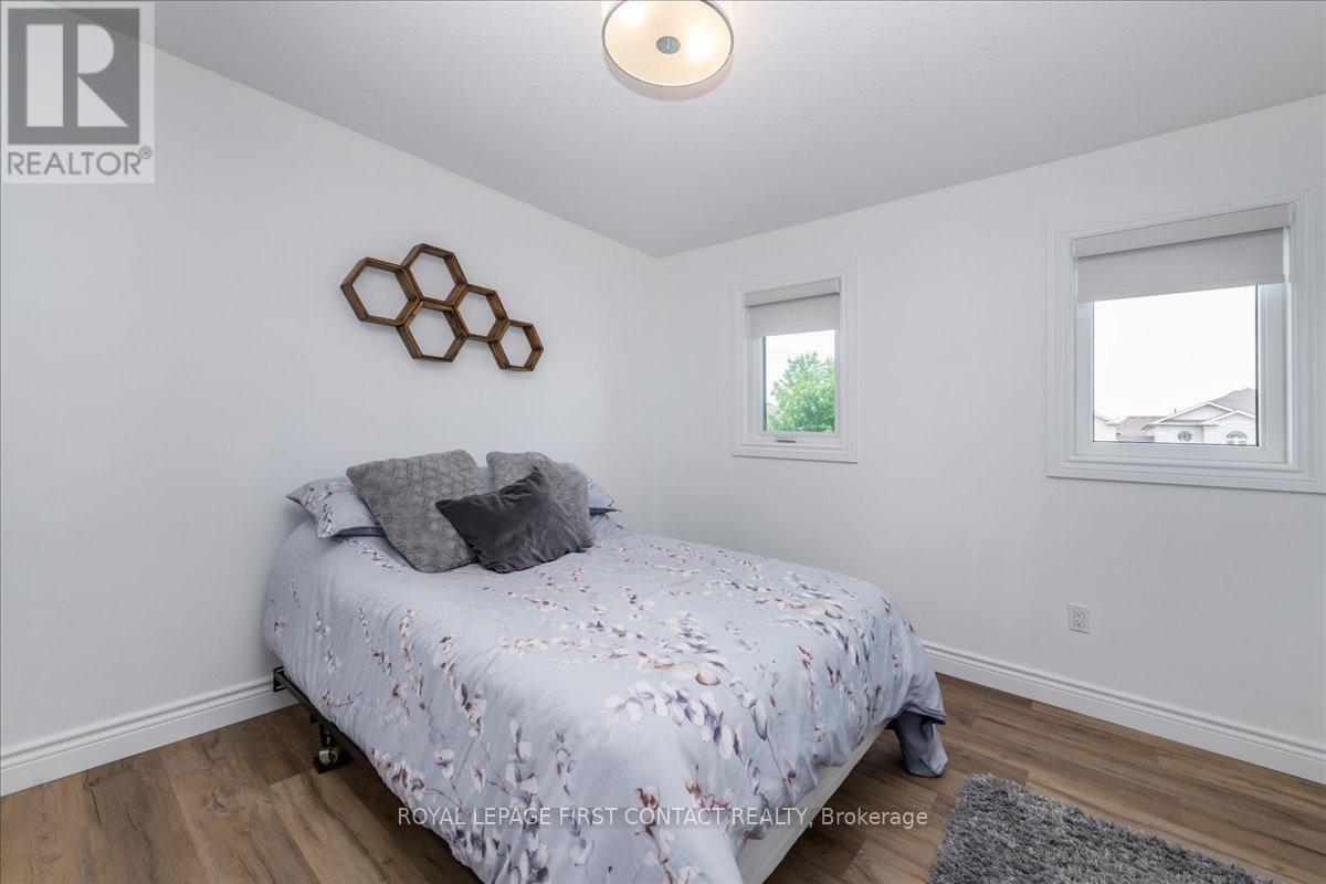 182 BANTING CRESCENT - 19