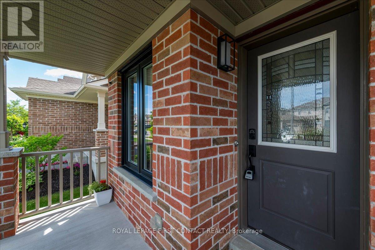 182 BANTING CRESCENT - 3