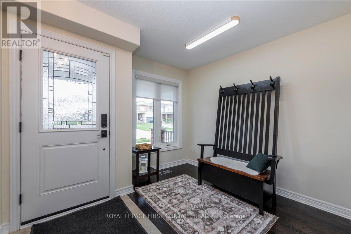 182 BANTING CRESCENT - 4