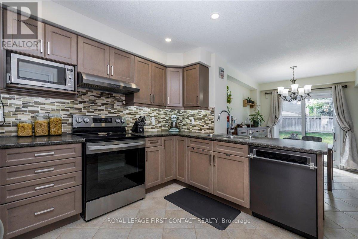 182 BANTING CRESCENT - 7