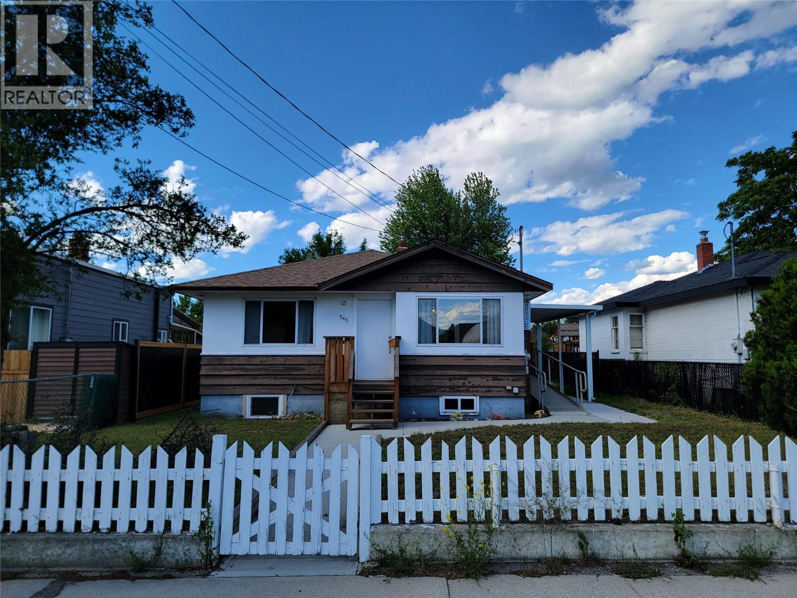 565 Eckhardt Avenue W - 38