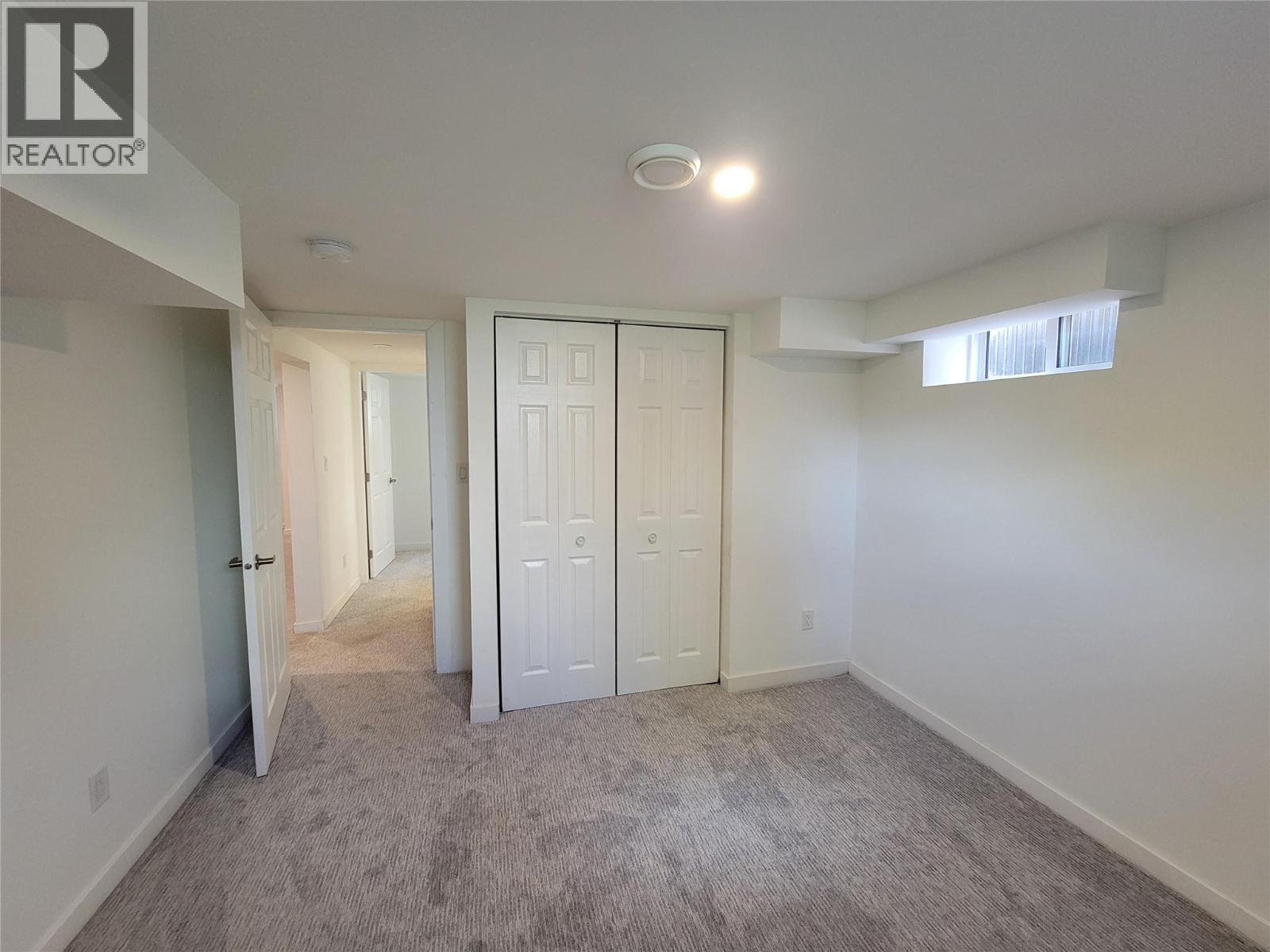 565 Eckhardt Avenue W - 32