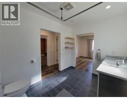 565 Eckhardt Avenue W, Penticton, BC V2A2A5 Photo 21