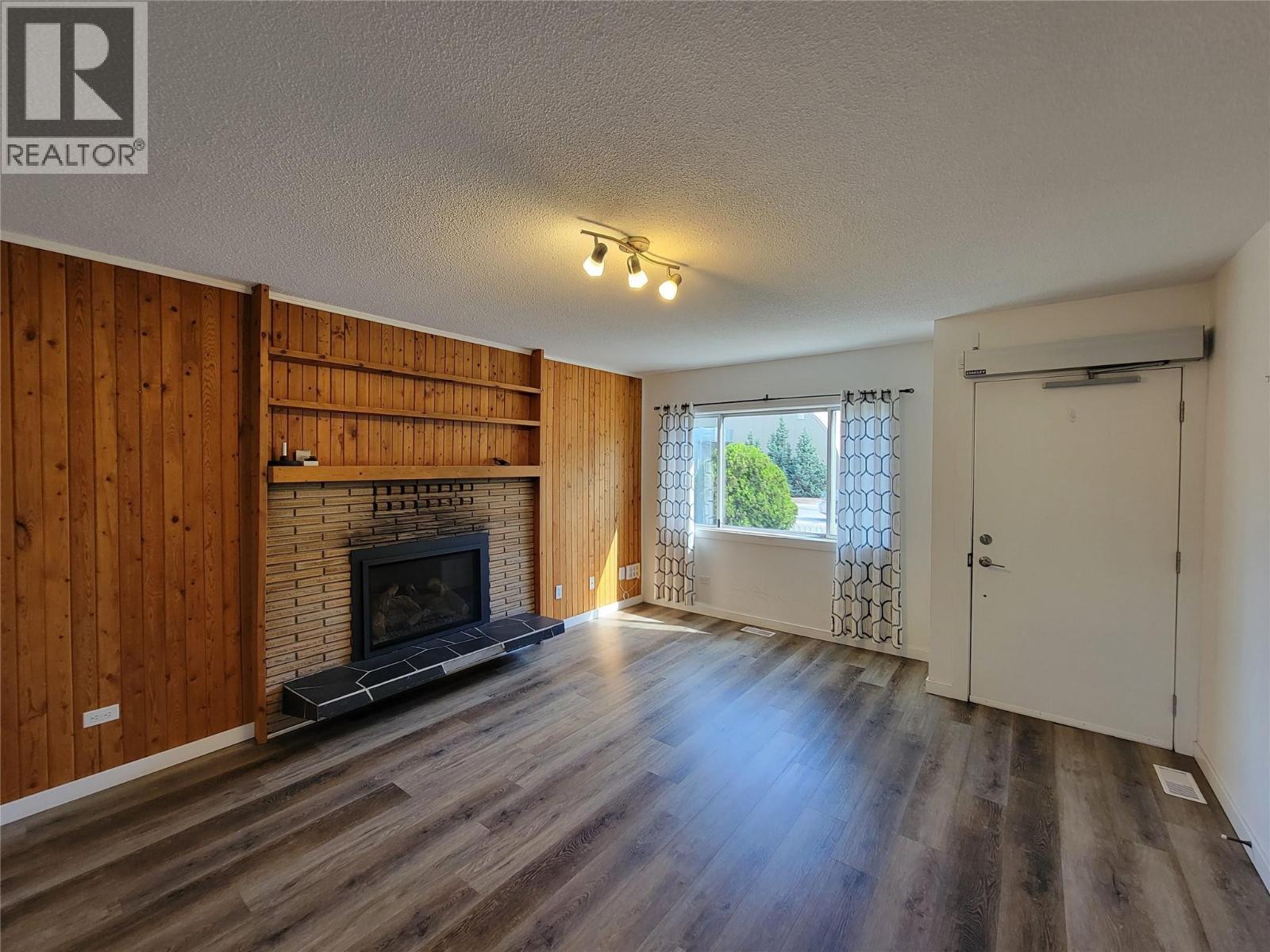 565 Eckhardt Avenue W - 14