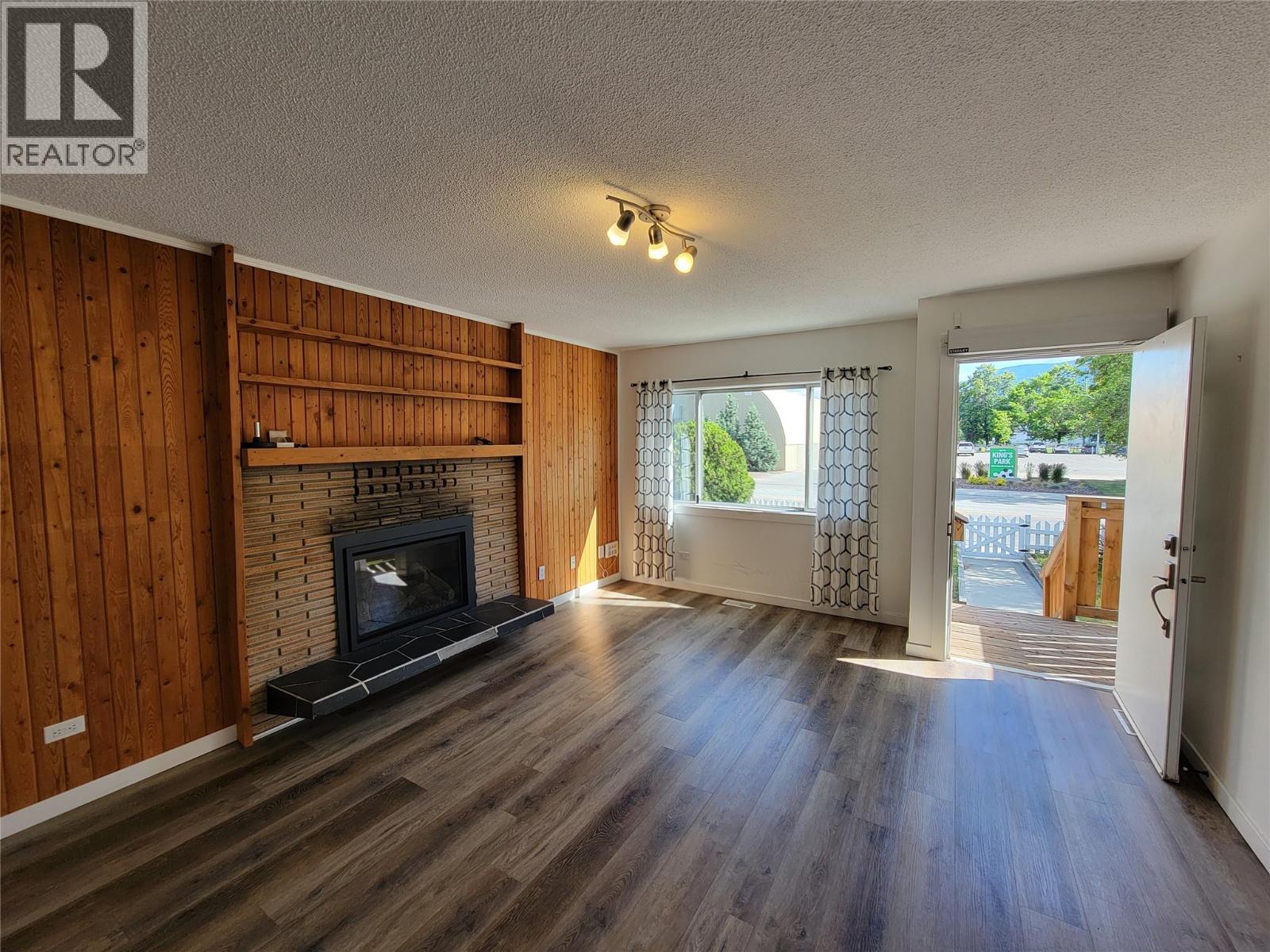 565 Eckhardt Avenue W - 15