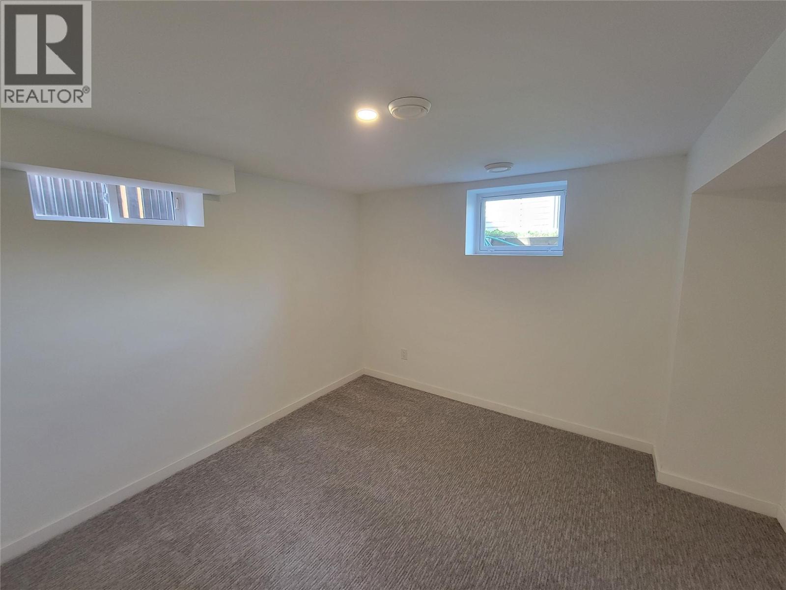 565 Eckhardt Avenue W - 31