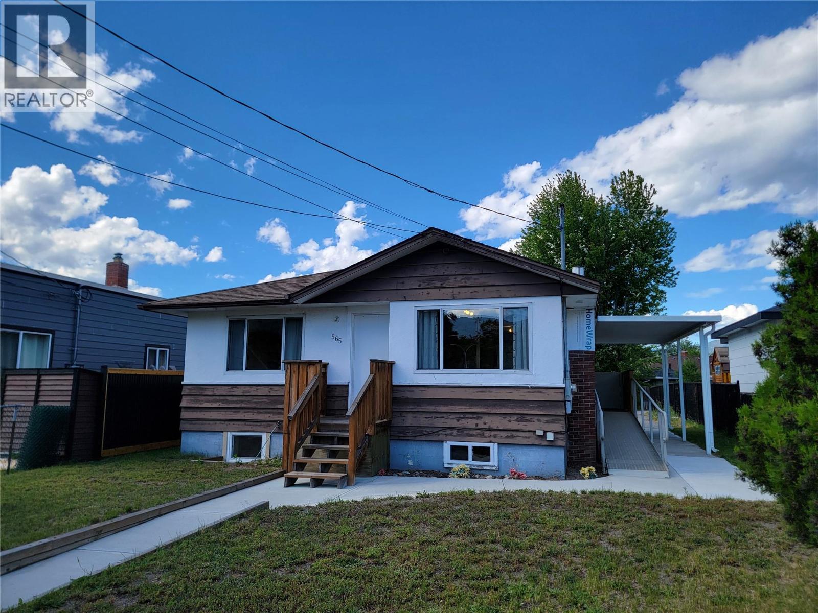 565 Eckhardt Avenue W - 39