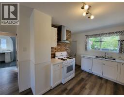3pc Bathroom - 565 Eckhardt Avenue W, Penticton, BC V2A2A5 Photo 10