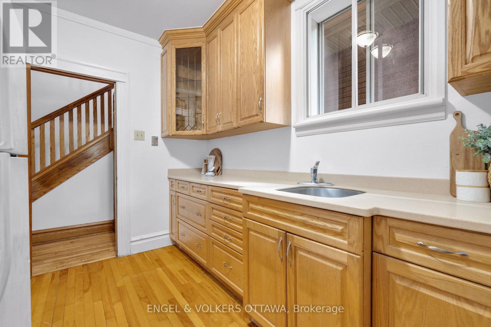 3 Bed, 2 Bath House for Sale in Ottawa – 54 GLENDALE AVENUE, Ottawa – MLS# X13452900 - Image 19