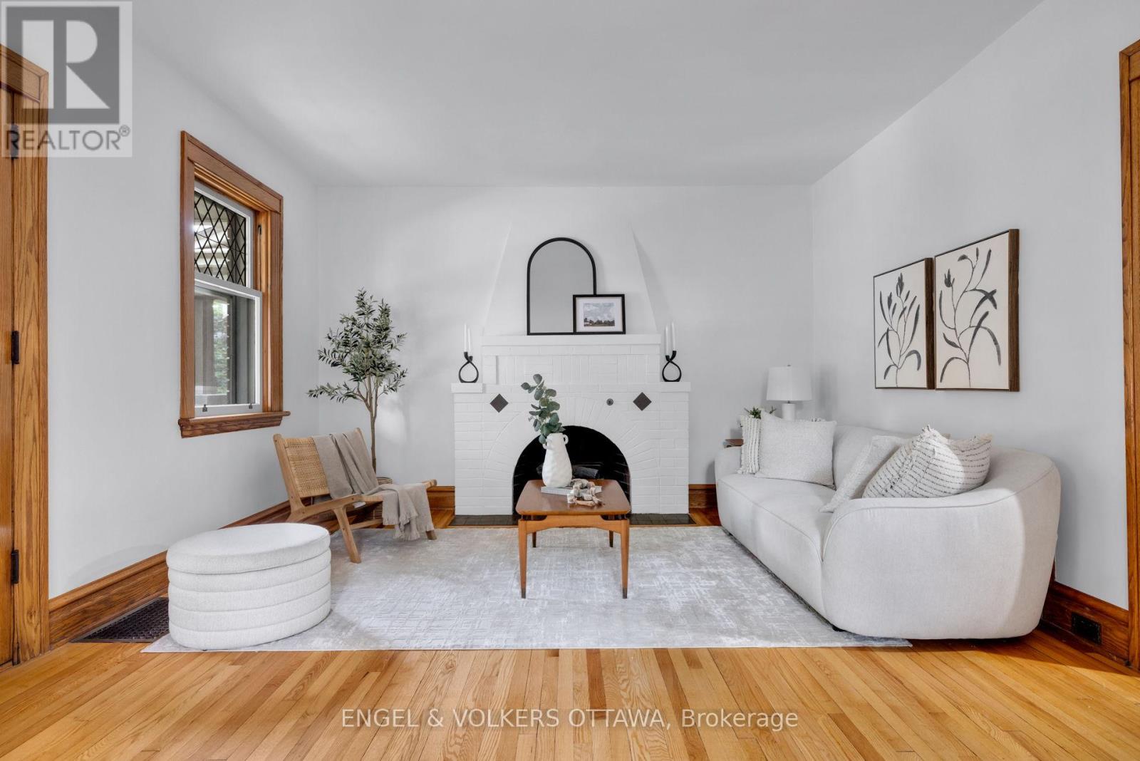 3 Bed, 2 Bath House for Sale in Ottawa – 54 GLENDALE AVENUE, Ottawa – MLS# X13452900 - Image 9