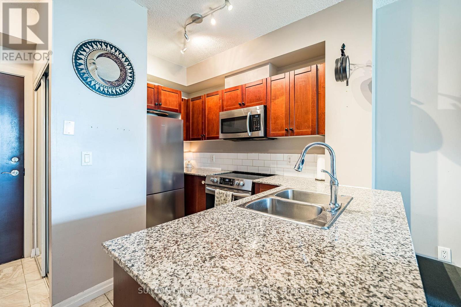#308 1359 RATHBURN ROAD E - 17