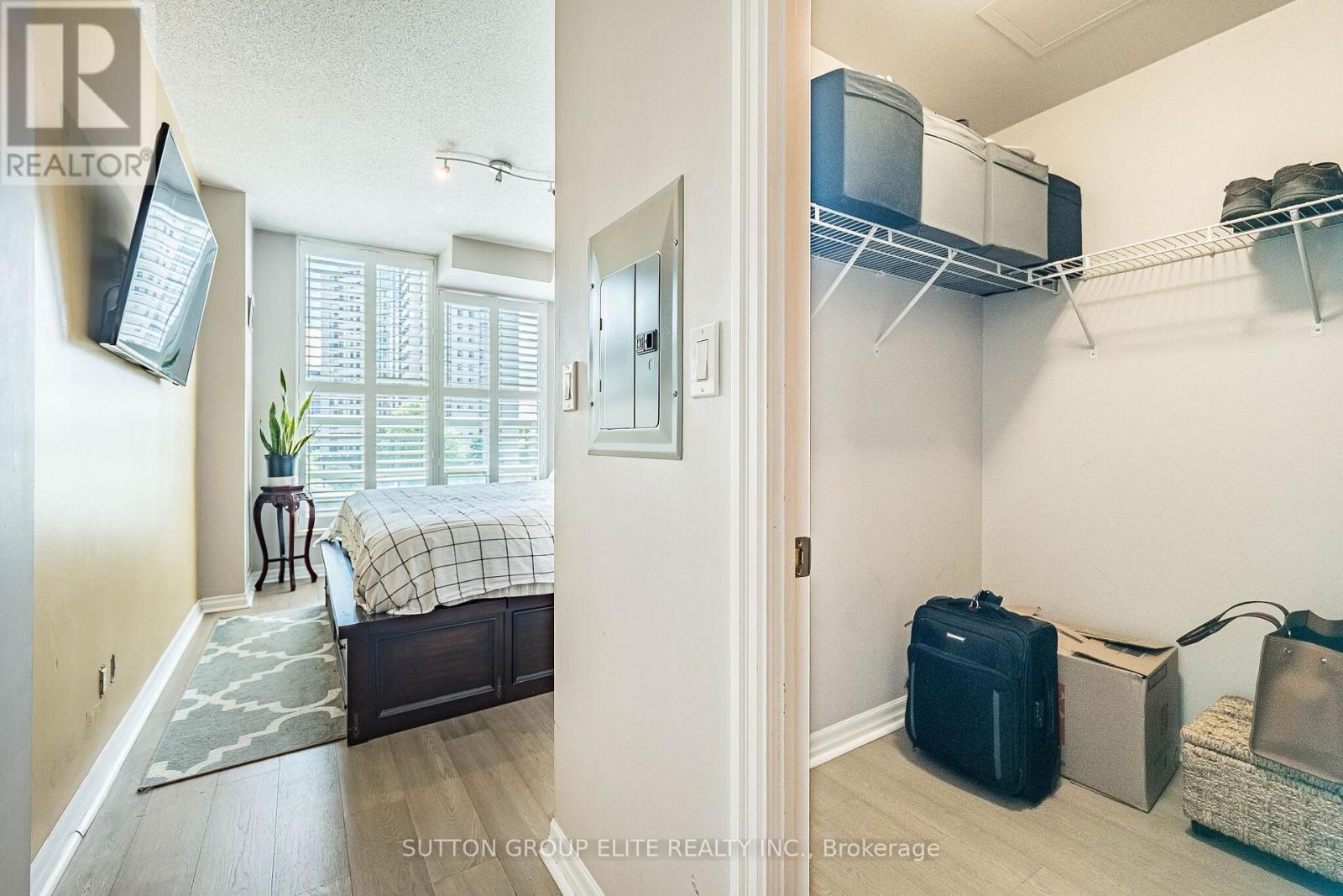 #308 1359 RATHBURN ROAD E - 29