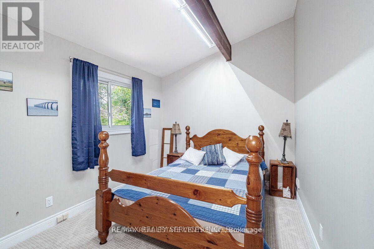 104 KENNEDY ROAD - 25