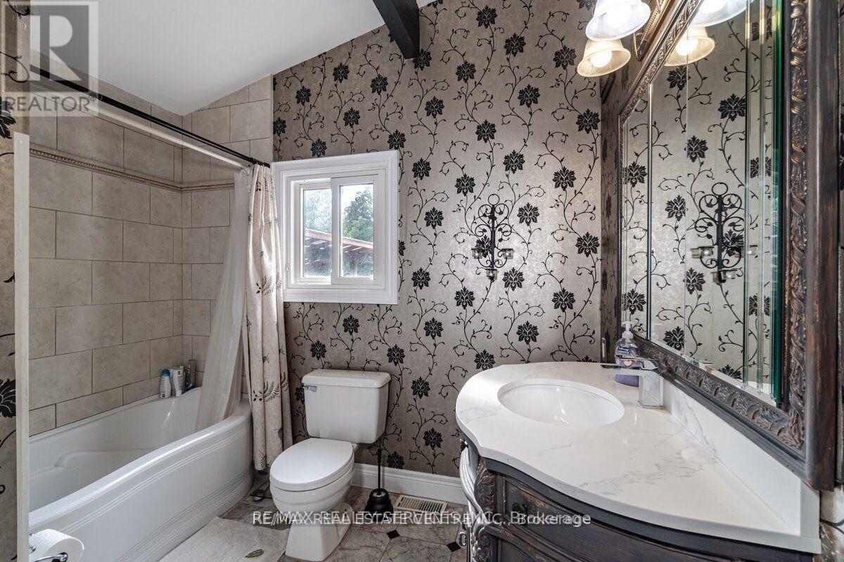 104 KENNEDY ROAD - 26