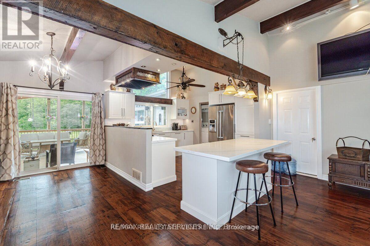 104 KENNEDY ROAD - 7