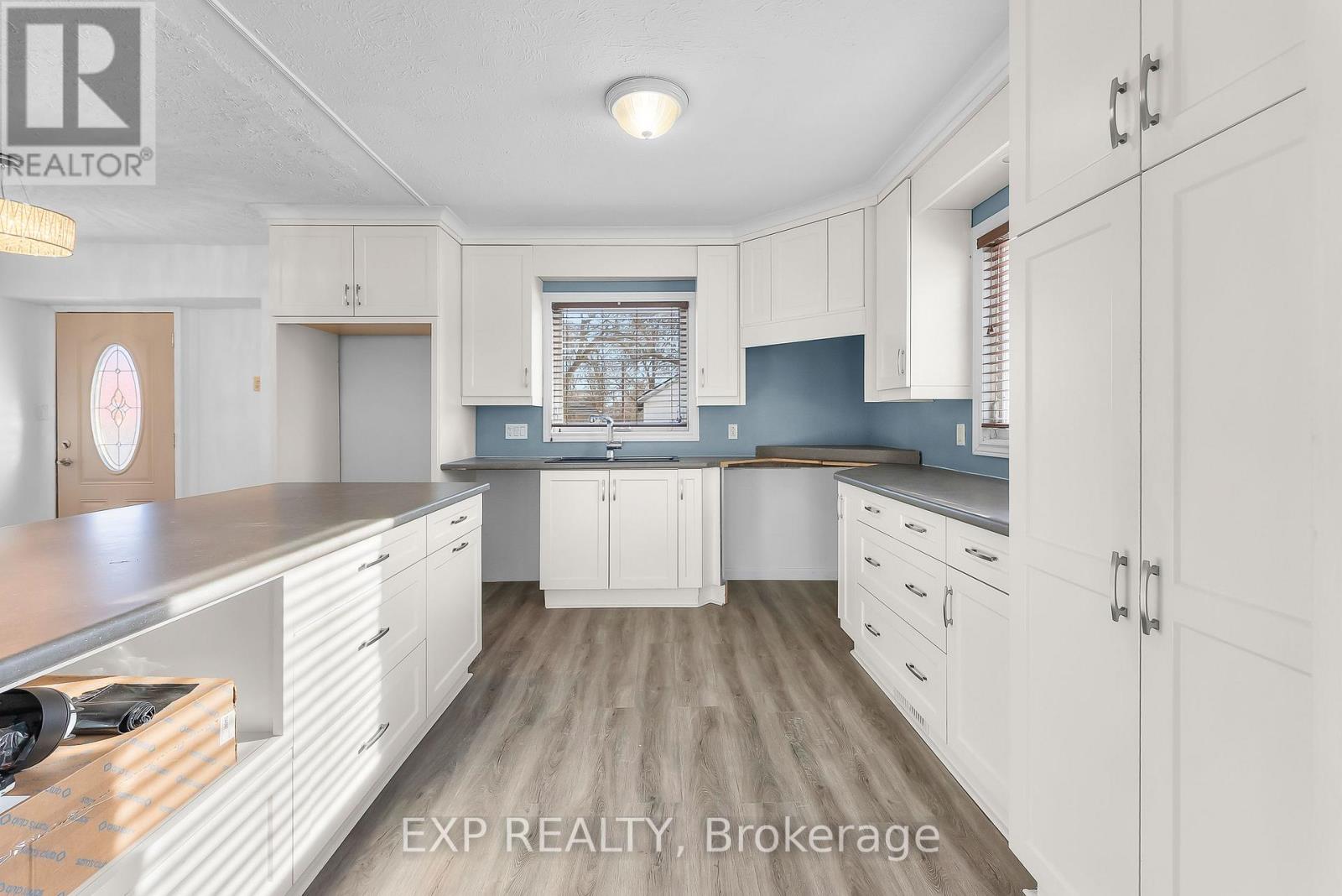 5932 CARLTON AVENUE - 10
