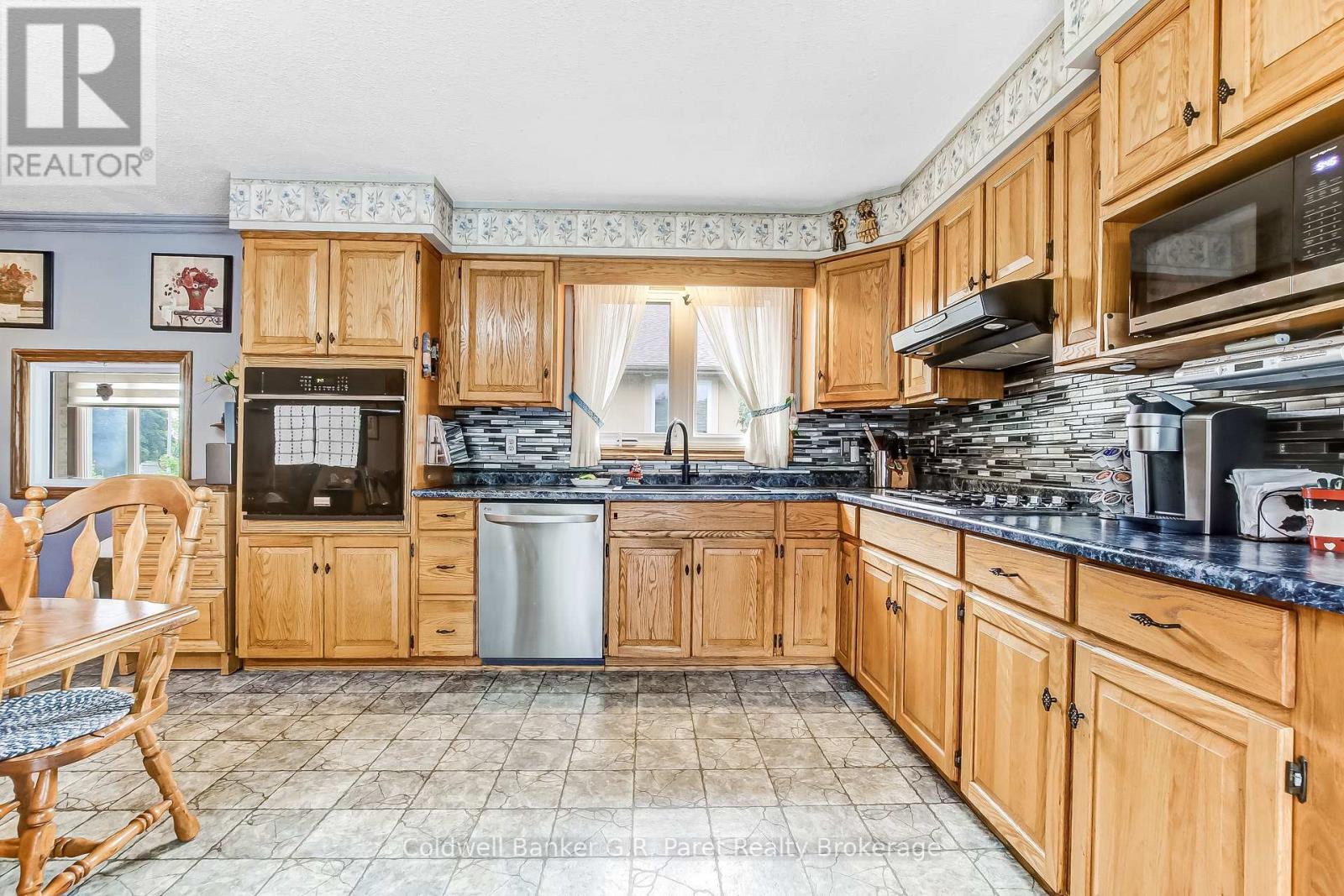 27 WOODCOCK DRIVE - 14
