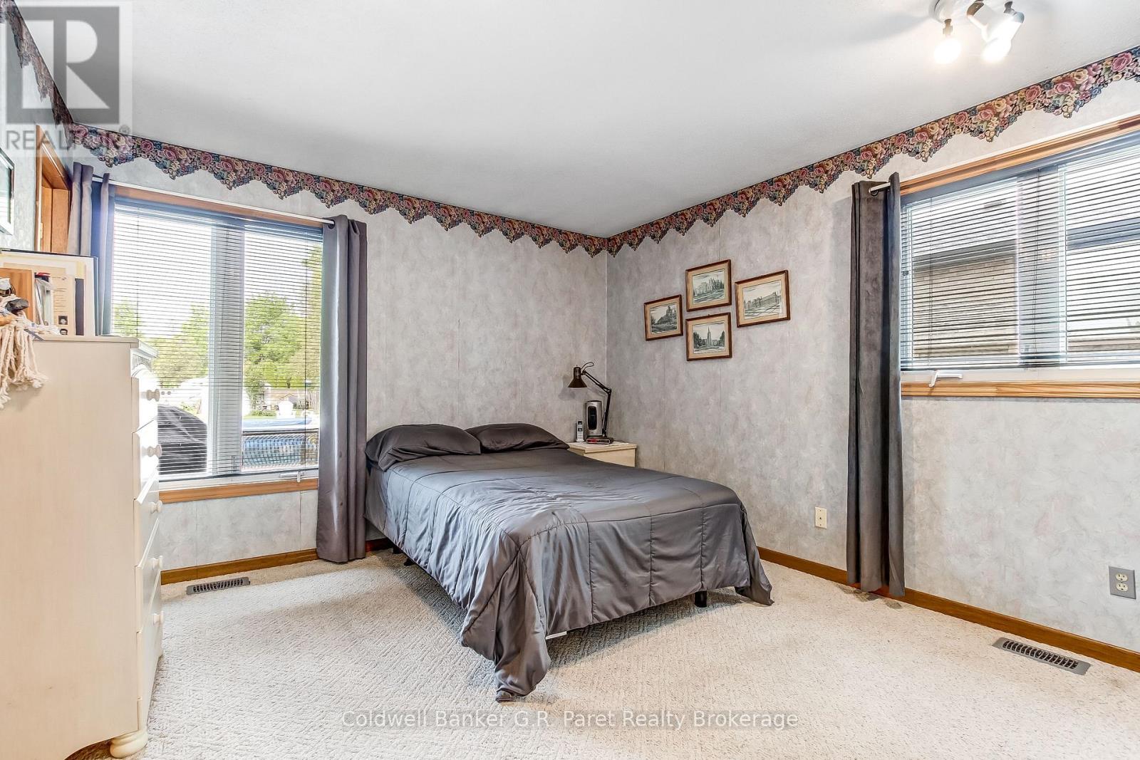 27 WOODCOCK DRIVE - 9