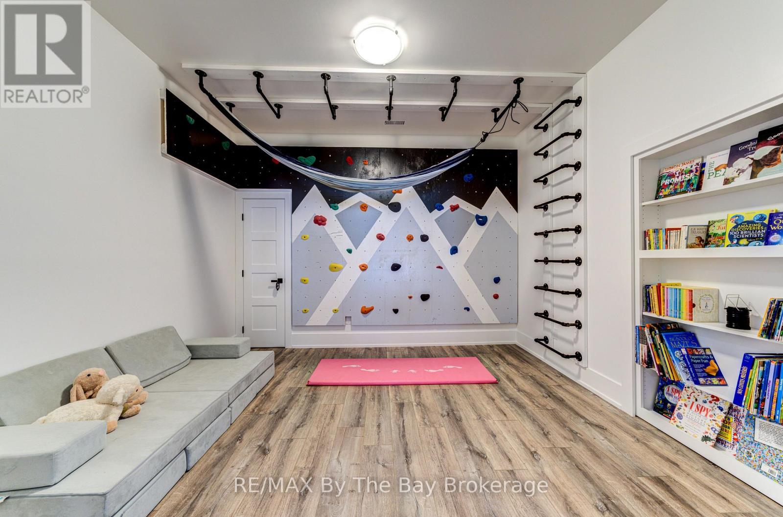 95 SPRUCE STREET - 39