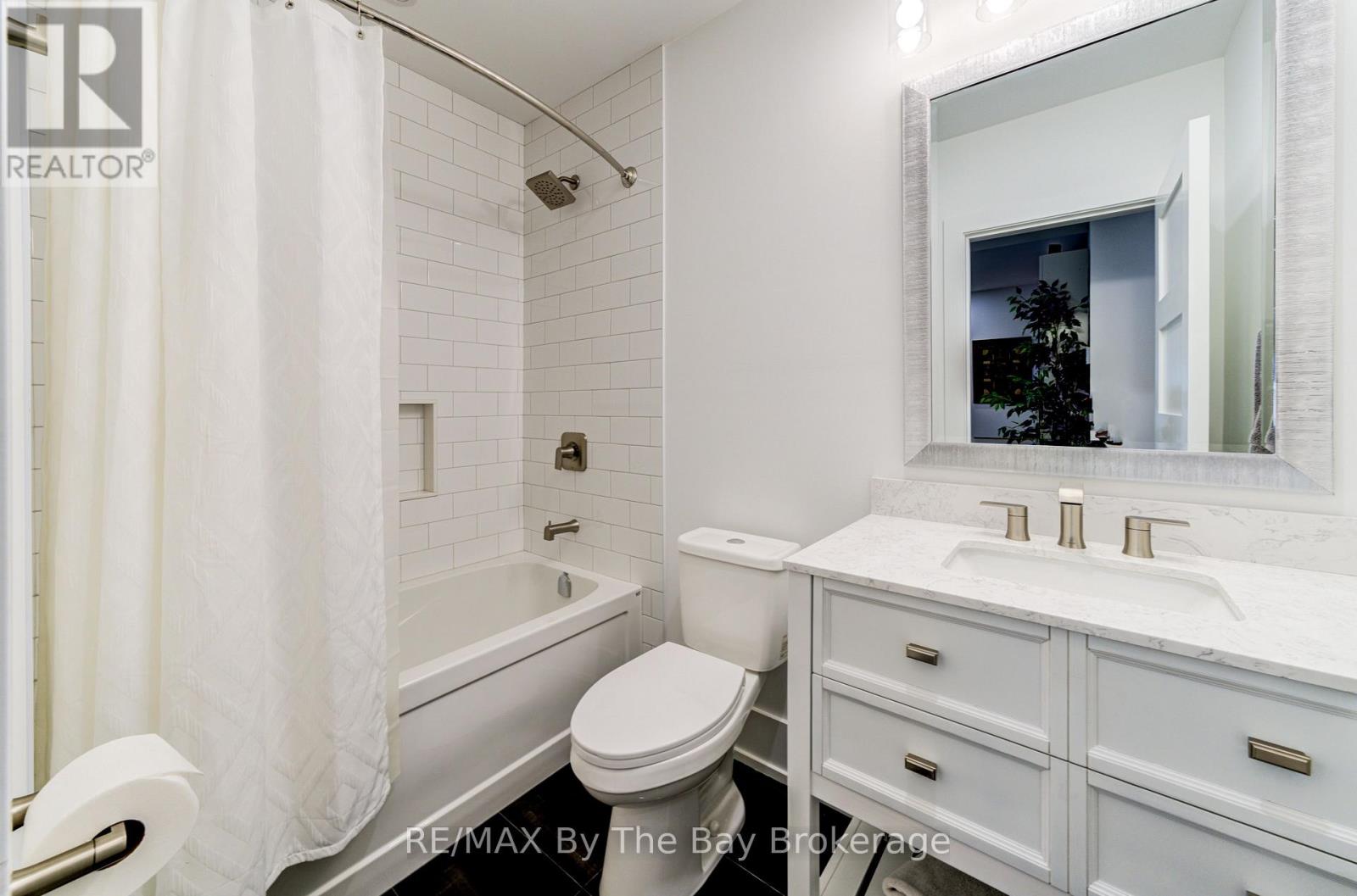 95 SPRUCE STREET - 42