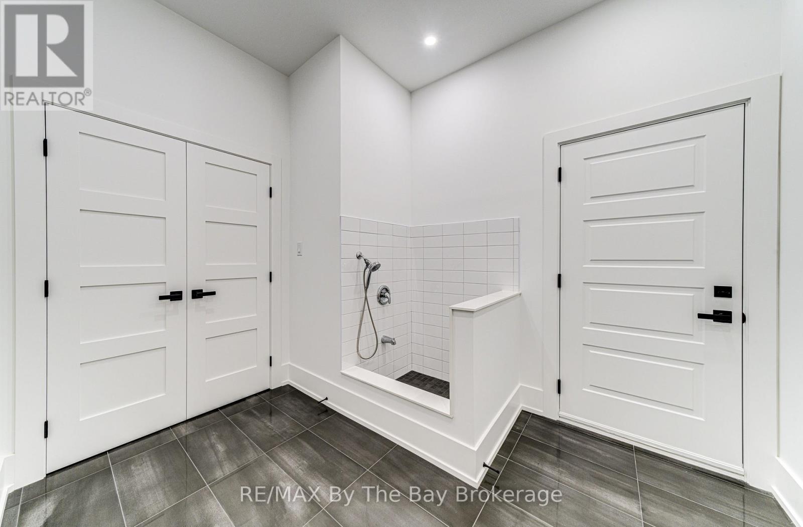 95 SPRUCE STREET - 44