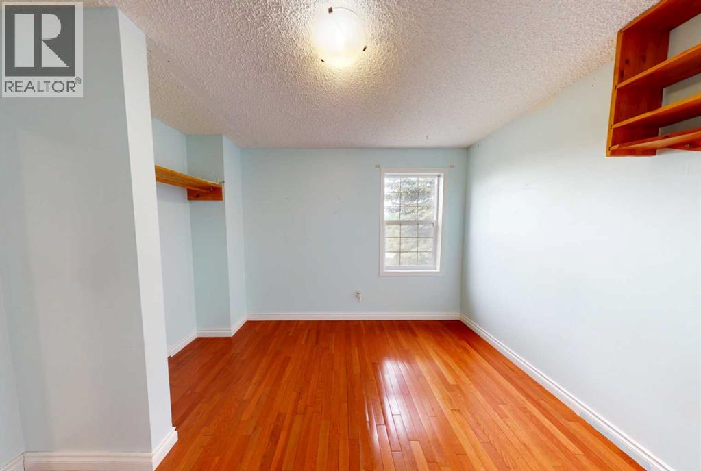 9105 96 Ave - 21