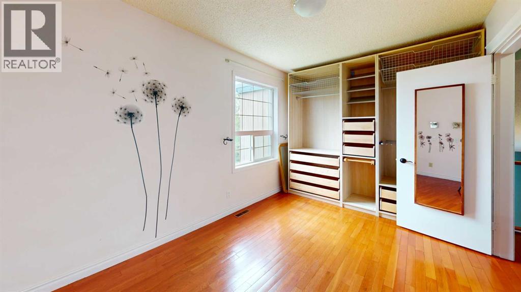 9105 96 Ave - 23