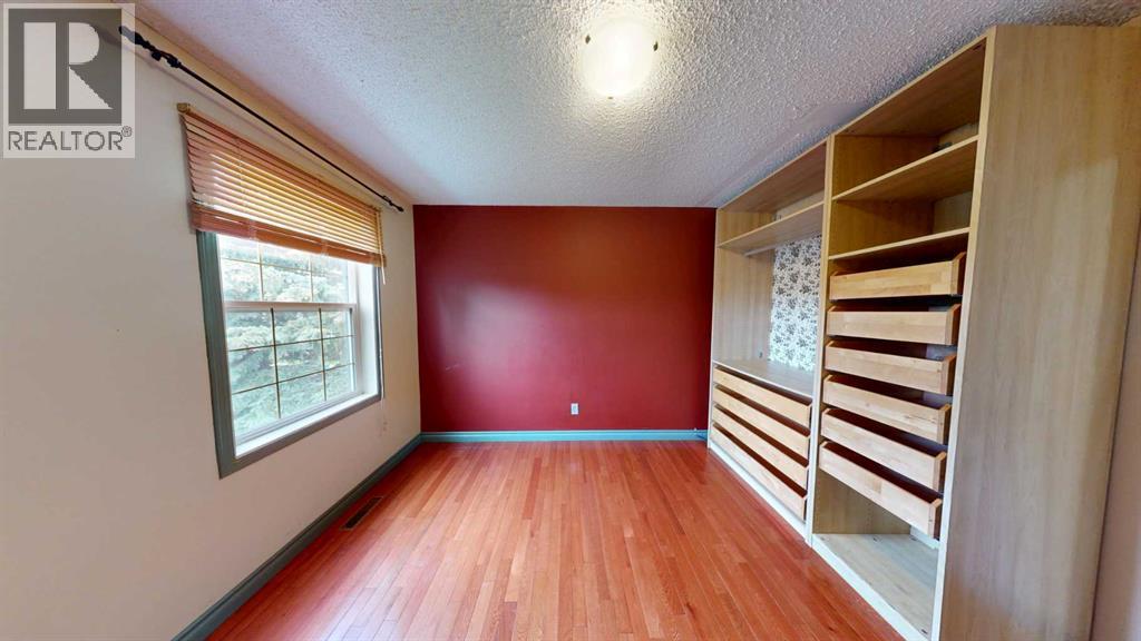9105 96 Ave - 19