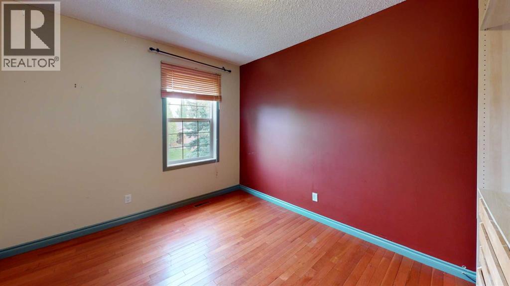 9105 96 Ave - 25