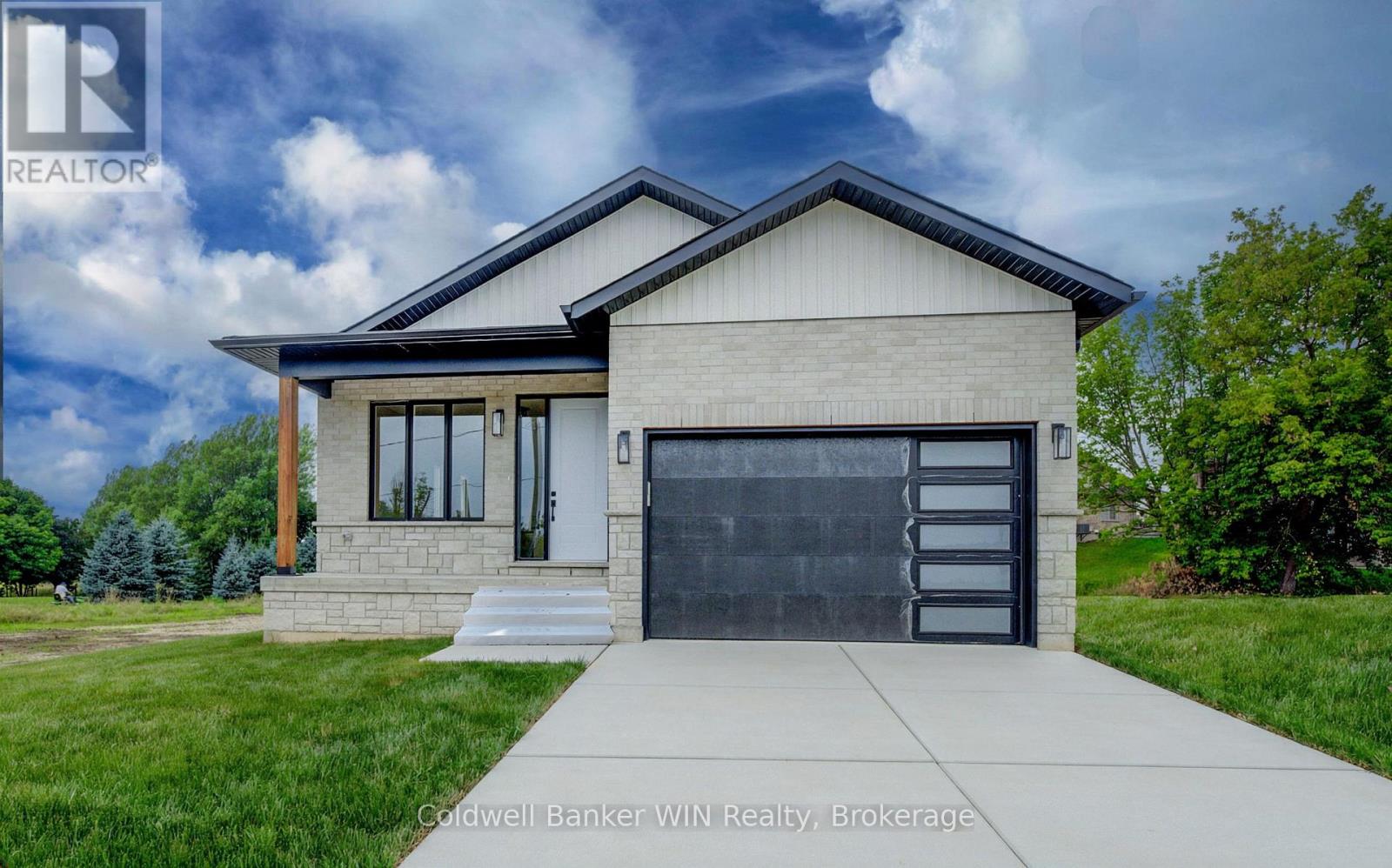 647 MARTIN STREET - 1