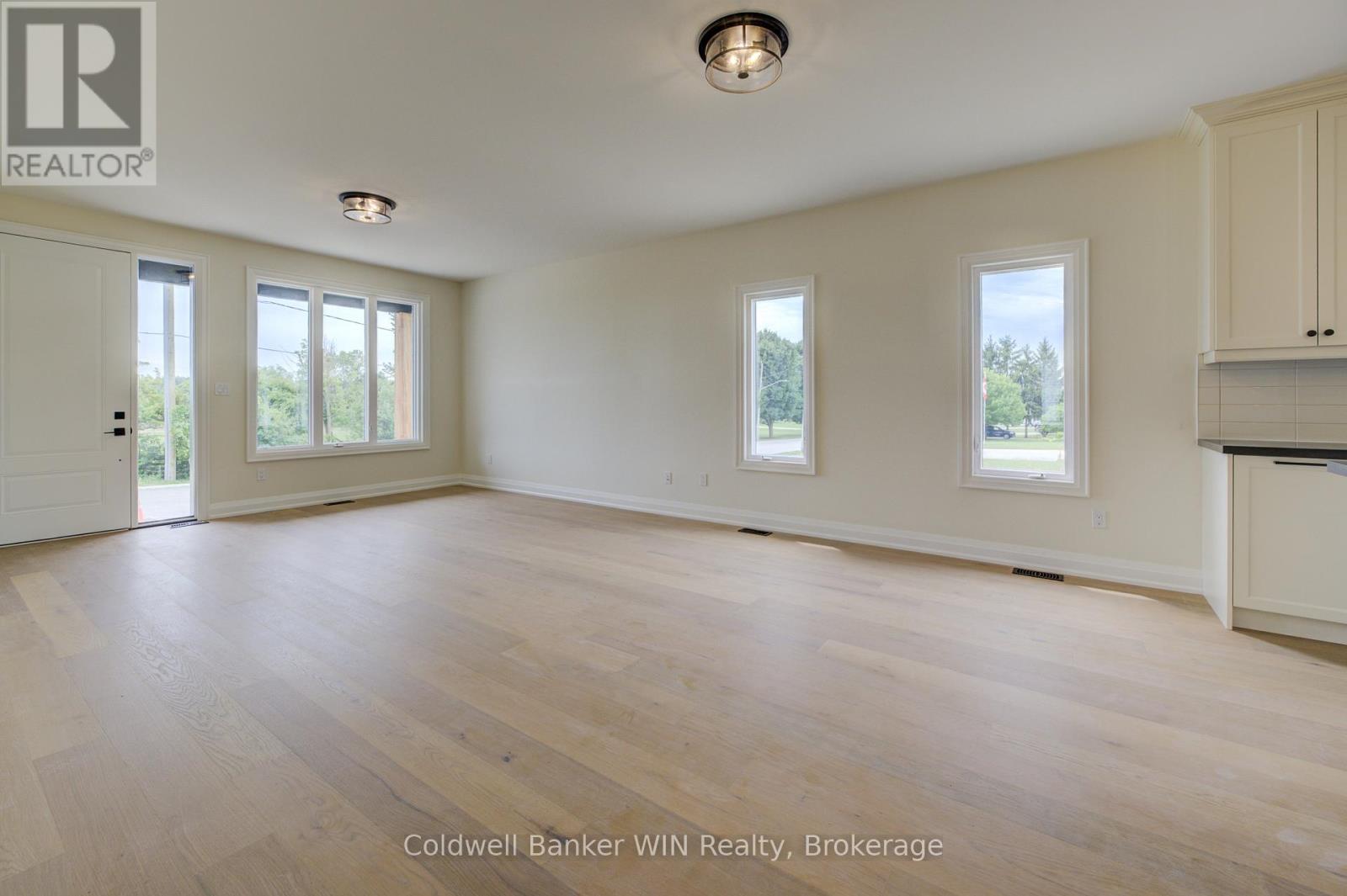 647 MARTIN STREET - 6
