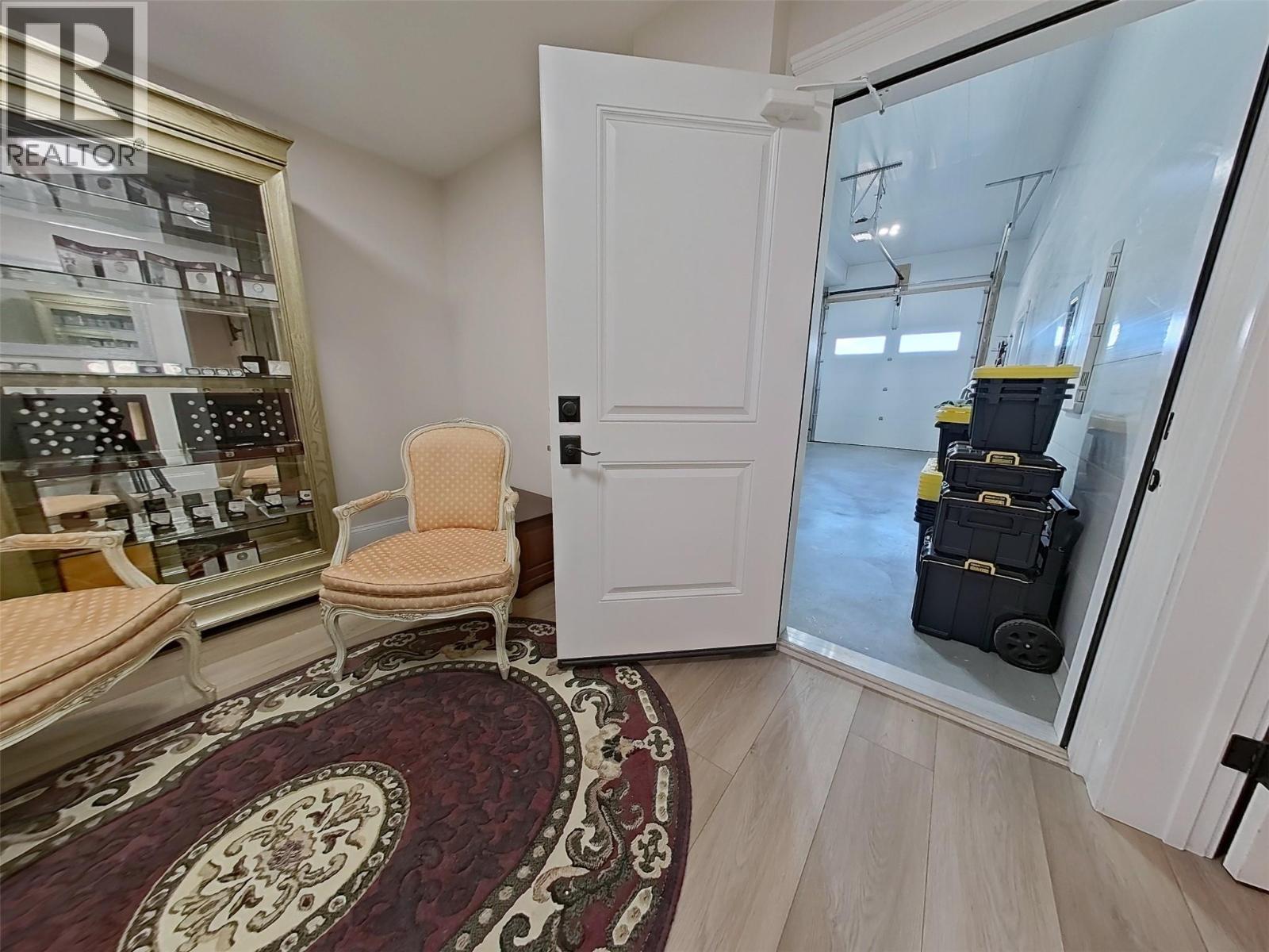 1578 MT FISHER Crescent - 60