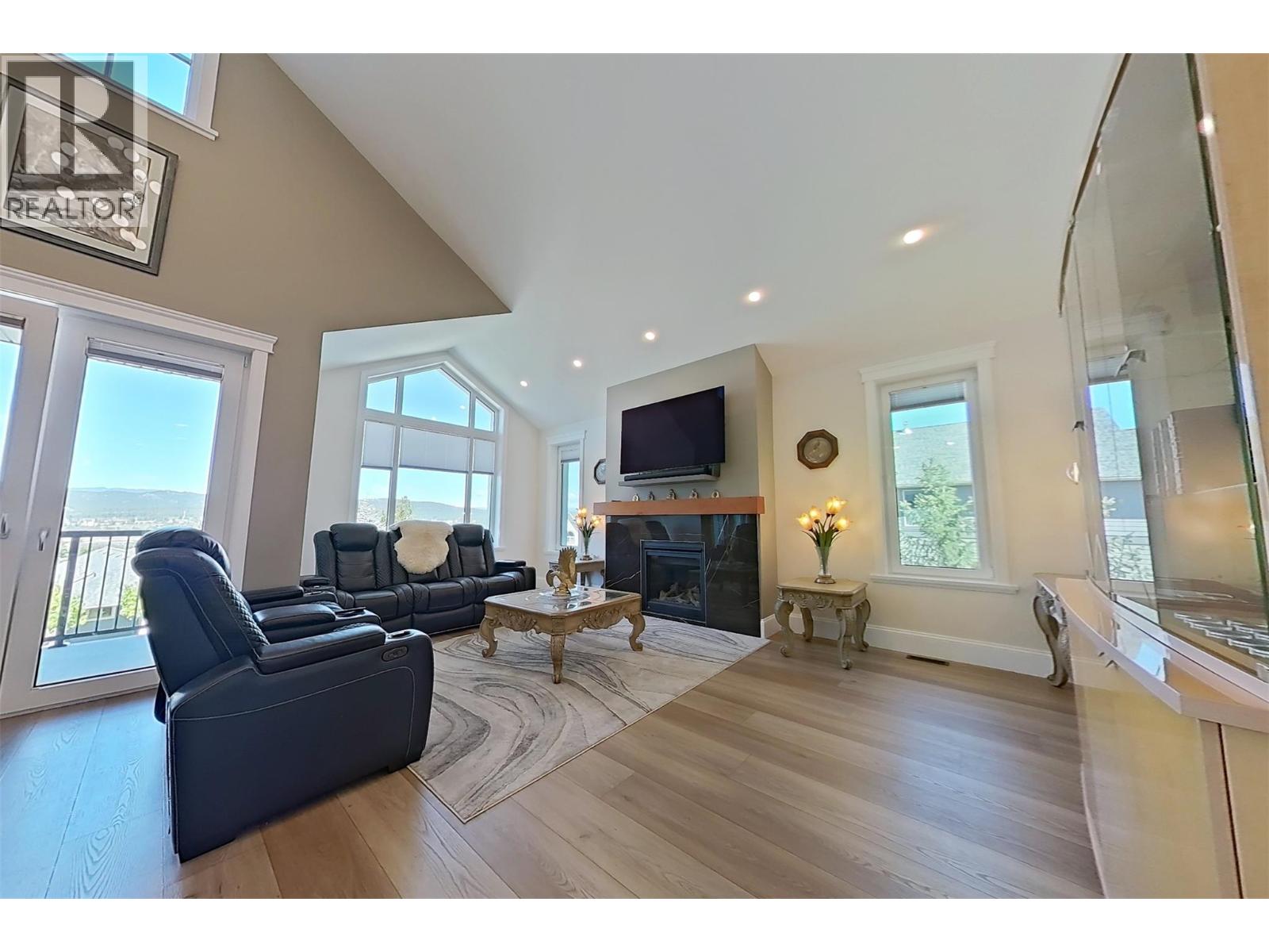 1578 MT FISHER Crescent - 11