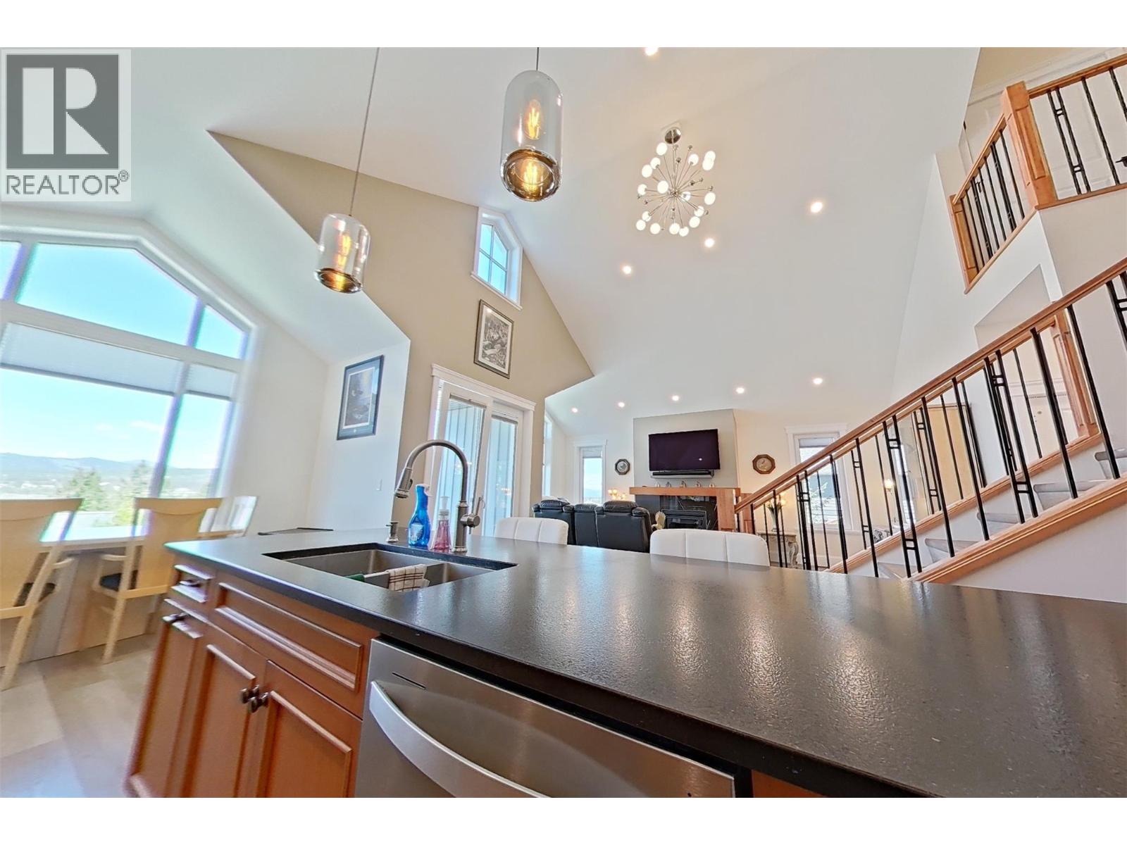 1578 MT FISHER Crescent - 23