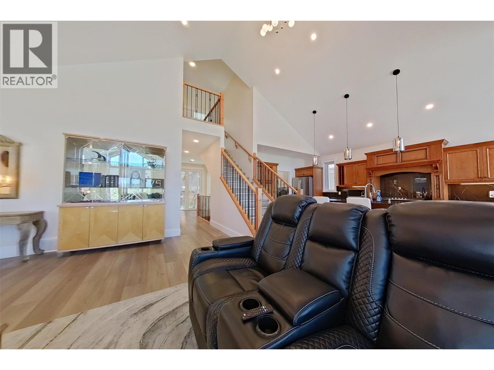 1578 MT FISHER Crescent - 9