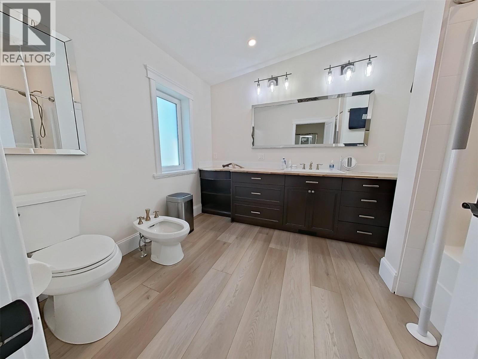 1578 MT FISHER Crescent - 50