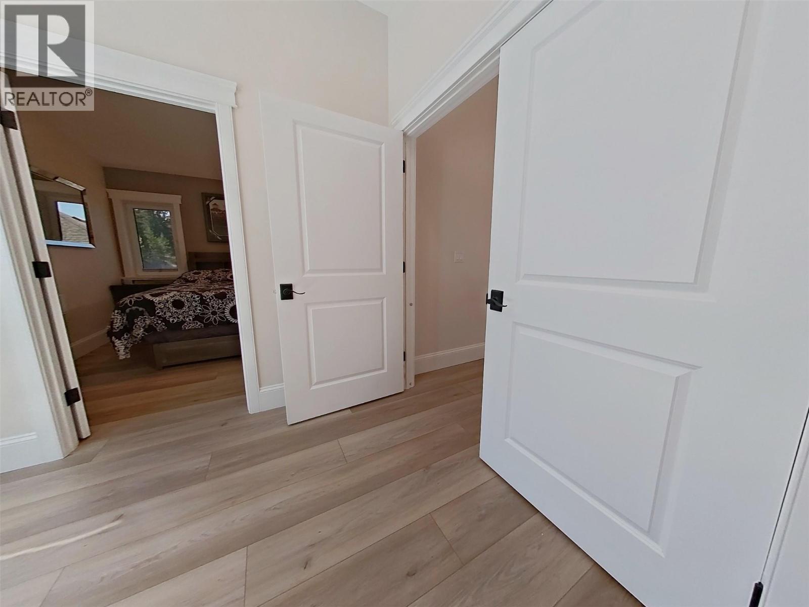 1578 MT FISHER Crescent - 46
