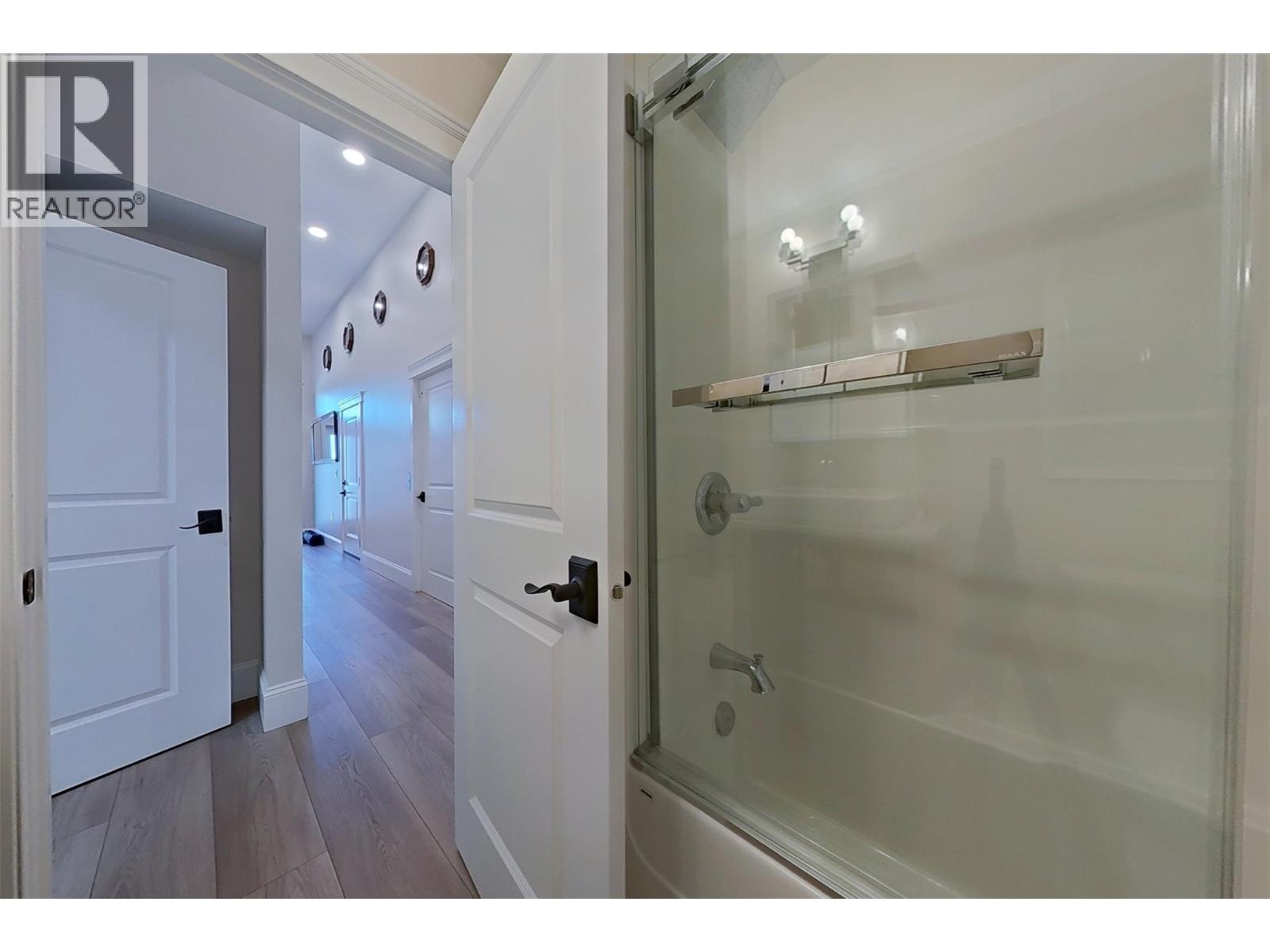 1578 MT FISHER Crescent - 68