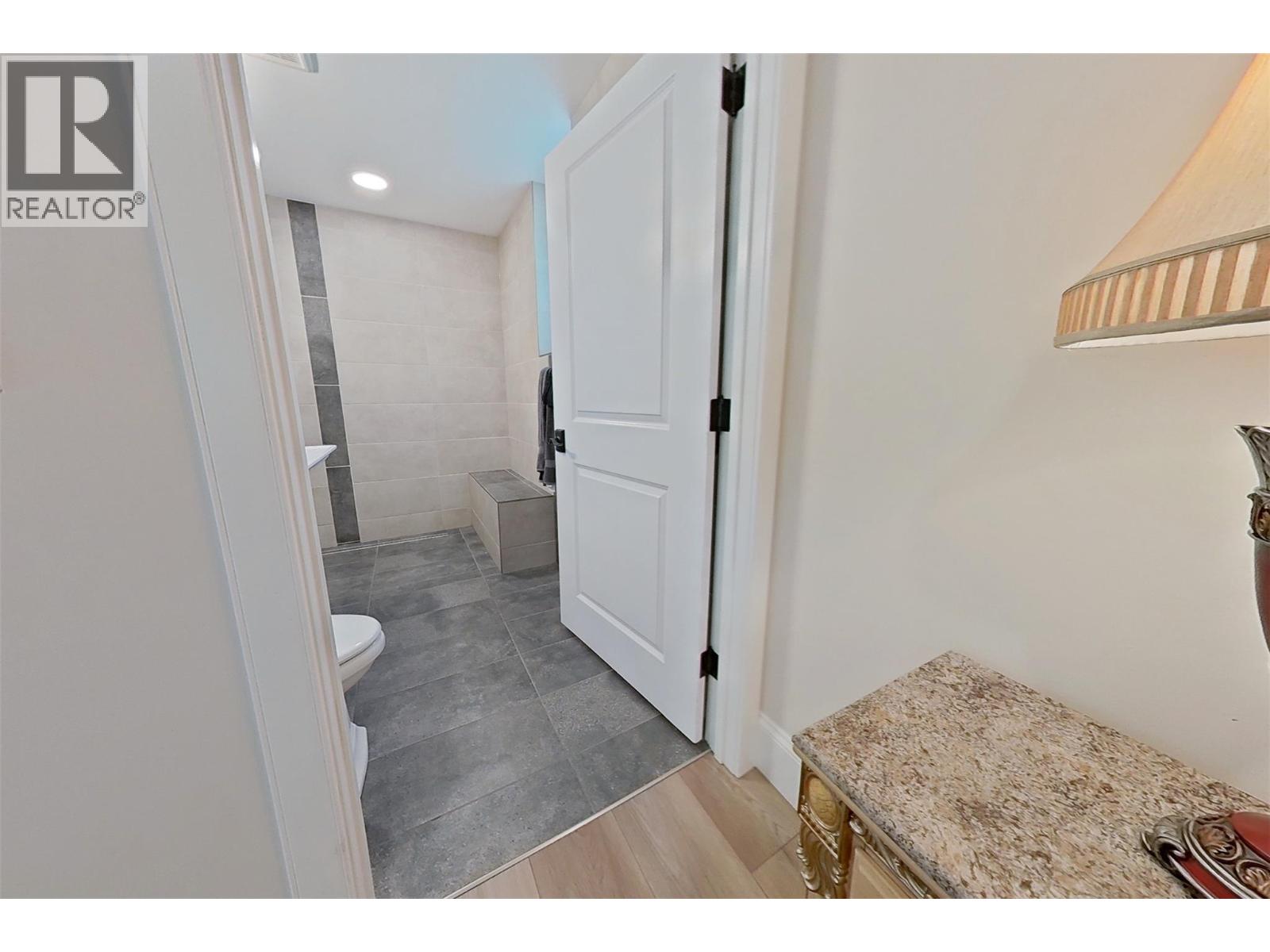 1578 MT FISHER Crescent - 30
