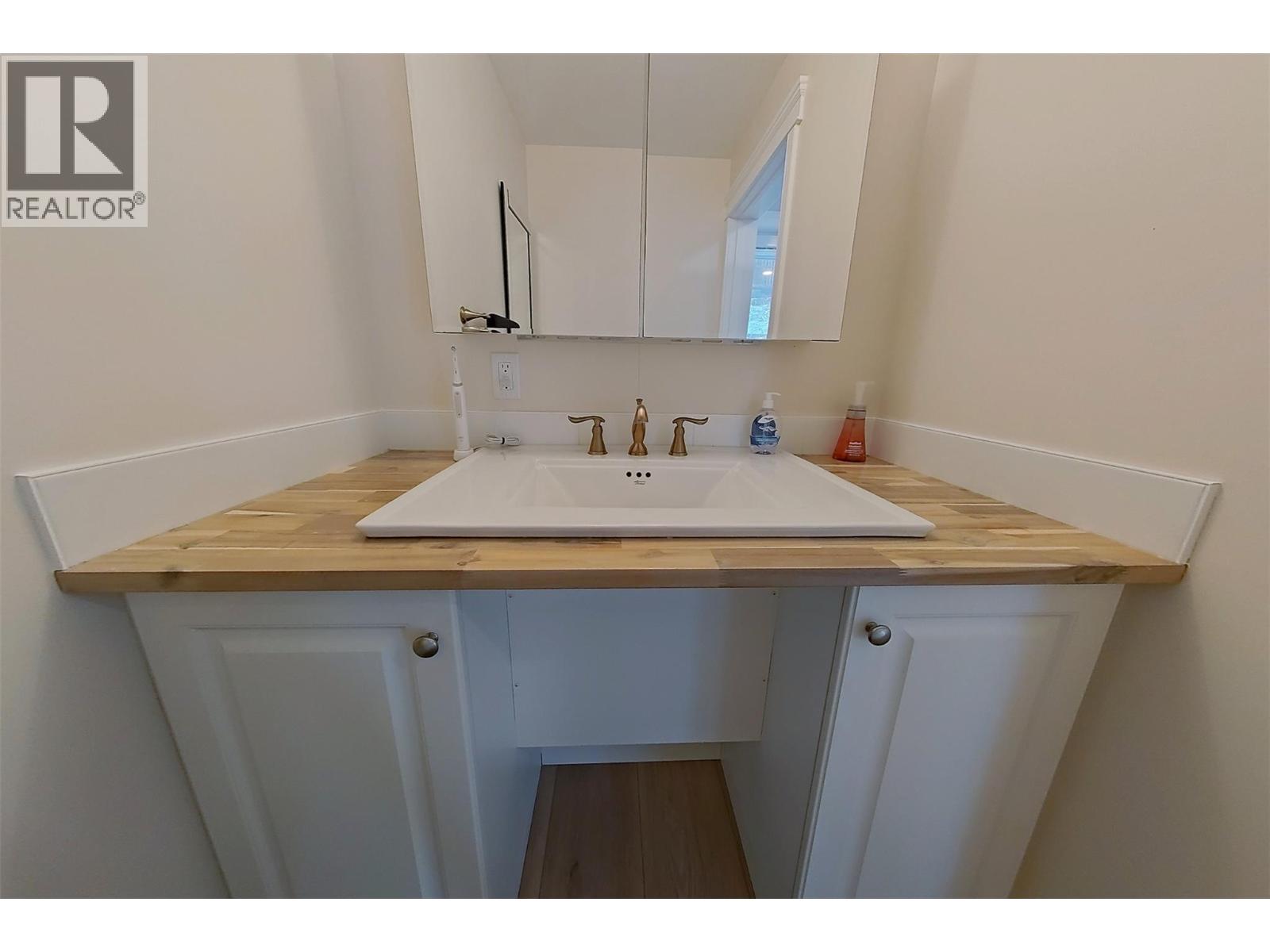 1578 MT FISHER Crescent - 39
