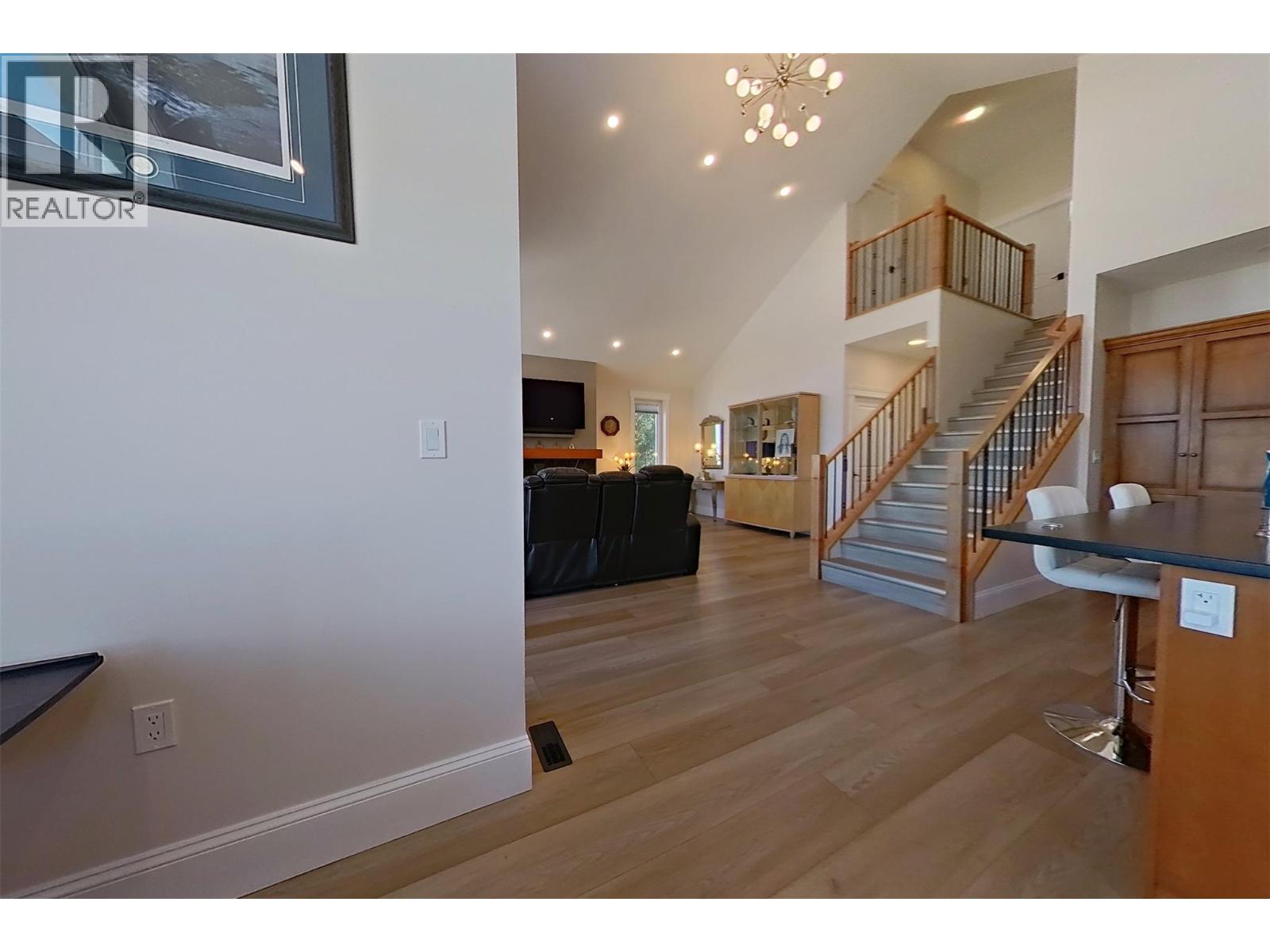 1578 MT FISHER Crescent - 20